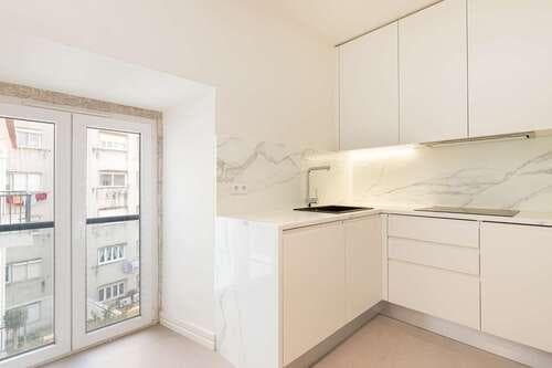 PF24843 - Appartement 3 pièces avec vue, Arroios, Lisboa - Image 12