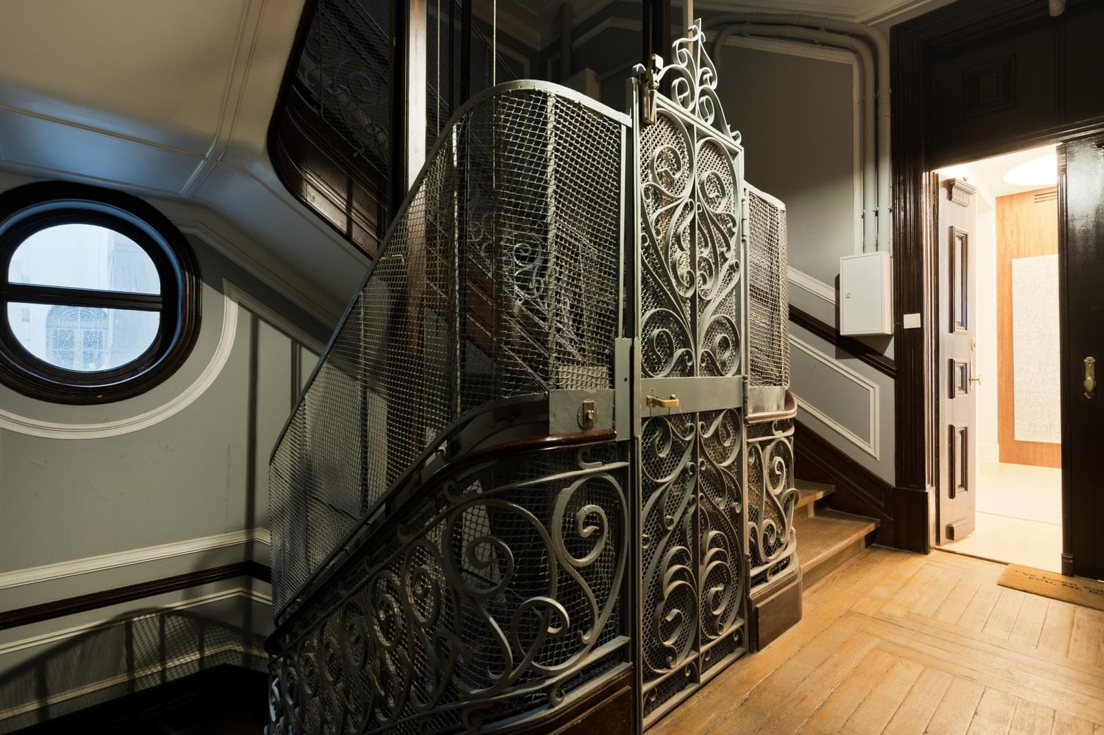4 Bedroom Apartment with parking, Marquês de Pombal, Lisboa - Image 47