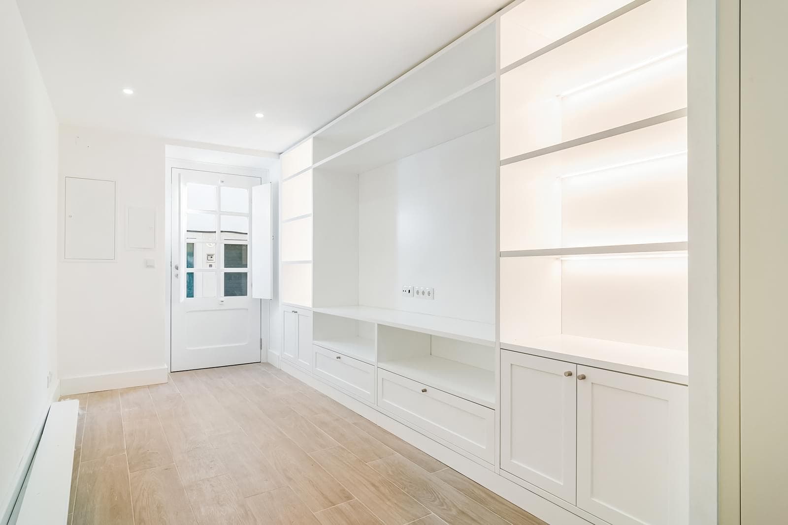 Apartamento T2 remodelado, Santos, Lisboa - Imagem 2