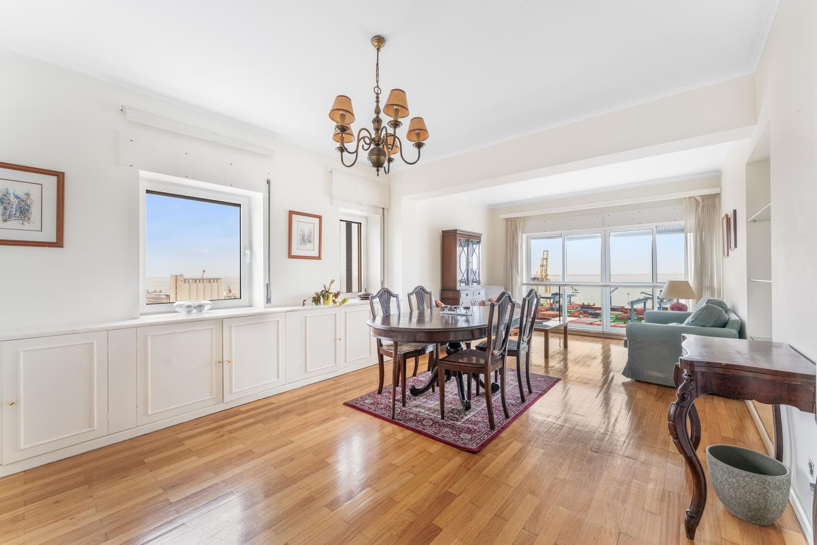 2 Bedroom Apartment with a view, Beato, Lisboa - Image 1