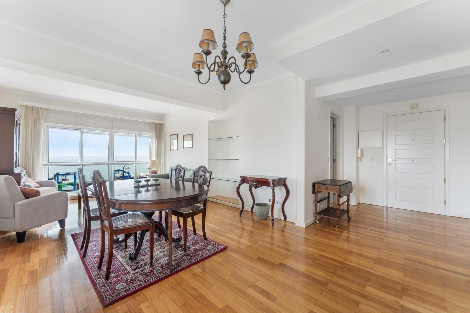 2 Bedroom Apartment with a view, Beato, Lisboa - Image 2