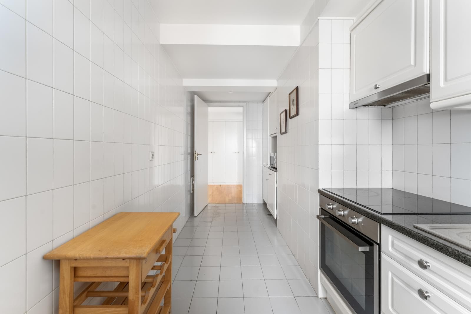2 Bedroom Apartment with a view, Beato, Lisboa - Image 11