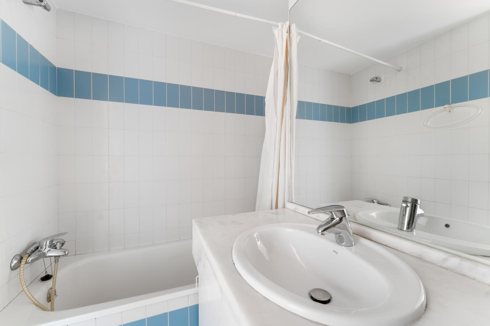 2 Bedroom Apartment with a view, Beato, Lisboa - Image 19