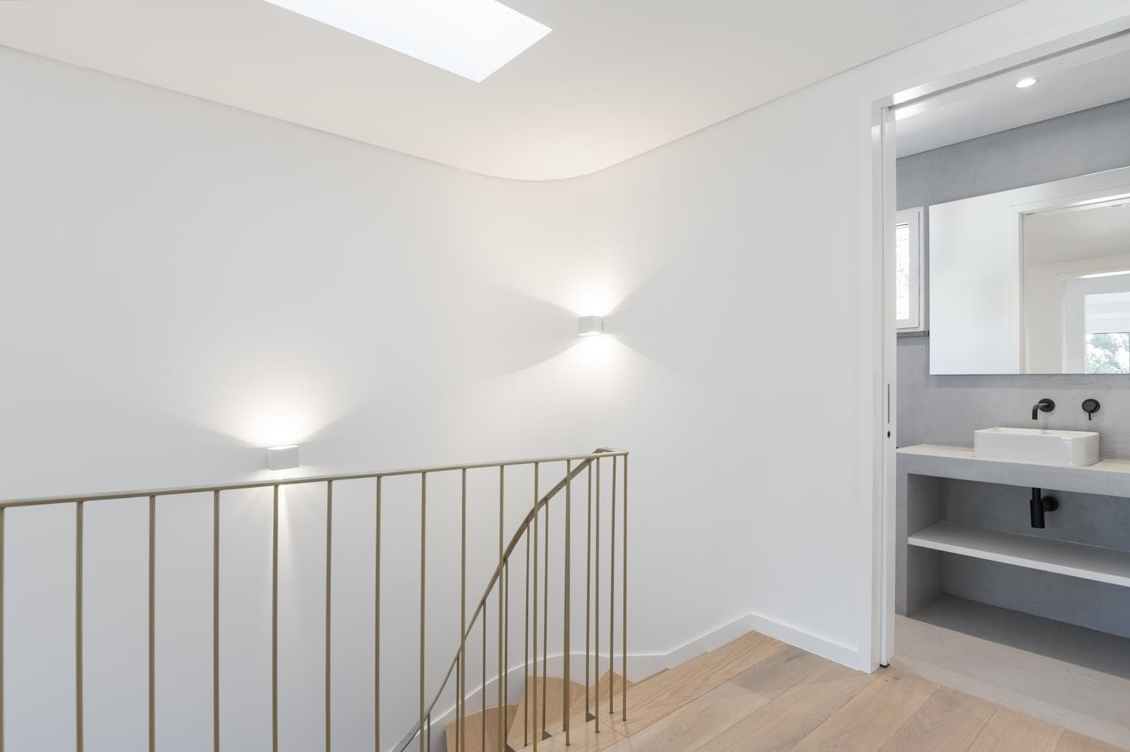 4 Bedroom House with swimming pool, Monte Estoril, Cascais - Image 34