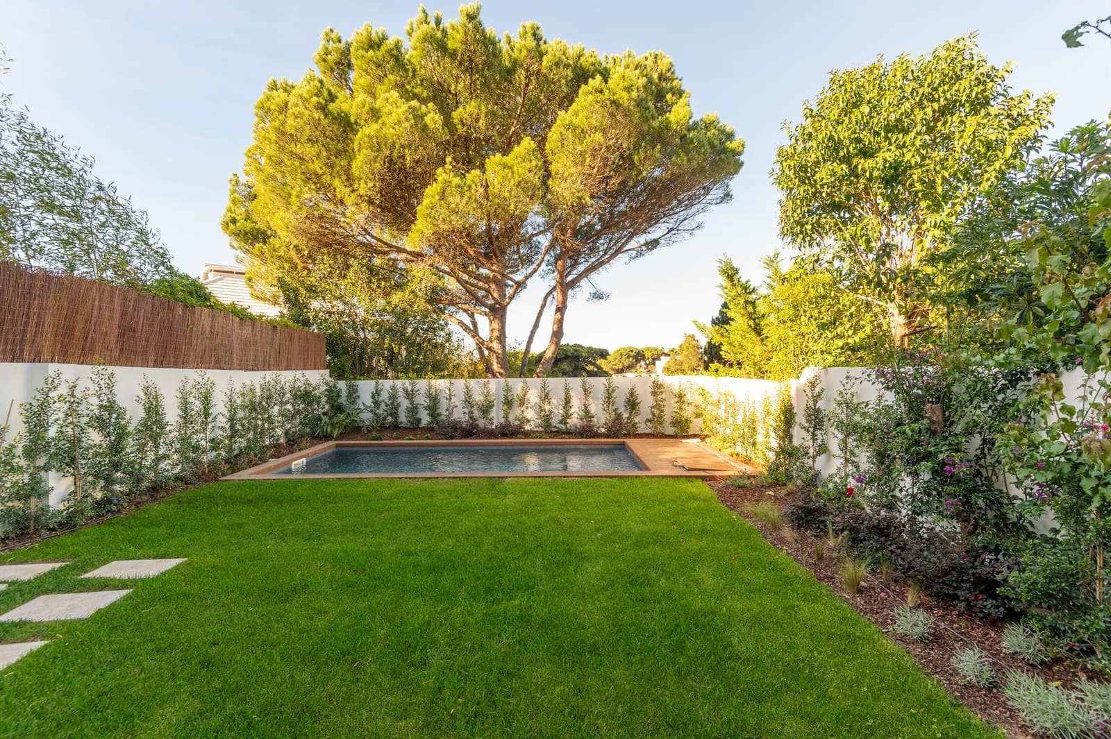 4 Bedroom House with swimming pool, Monte Estoril, Cascais - Image 4