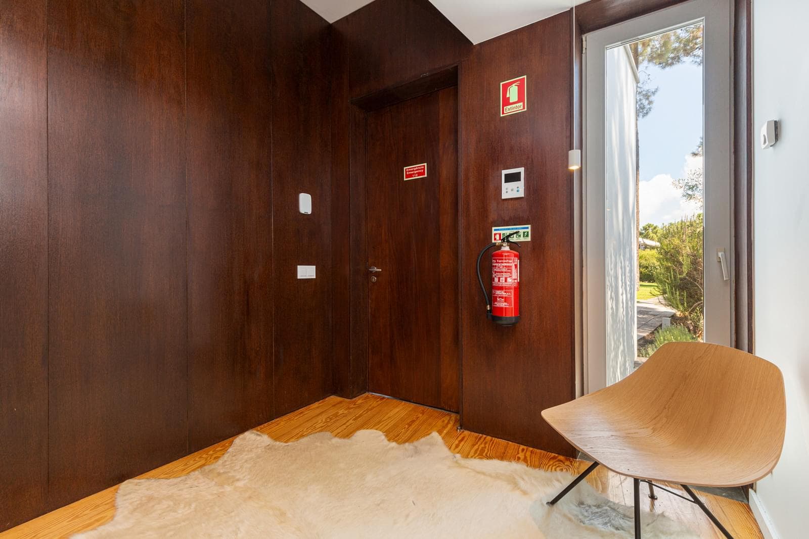 4 Bedroom House with swimming pool, Aroeira, Almada - Image 17