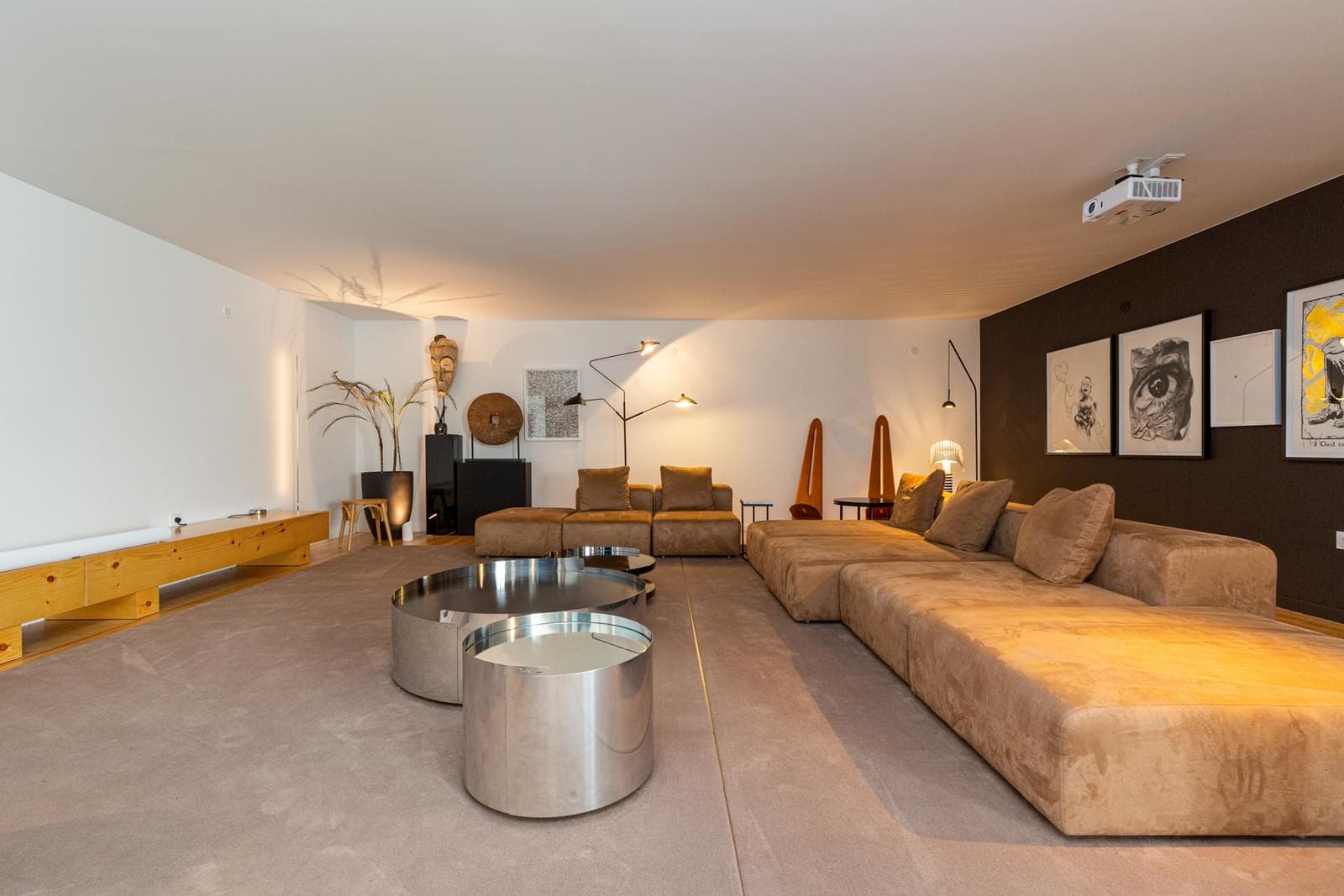4 Bedroom House with swimming pool, Aroeira, Almada - Image 11
