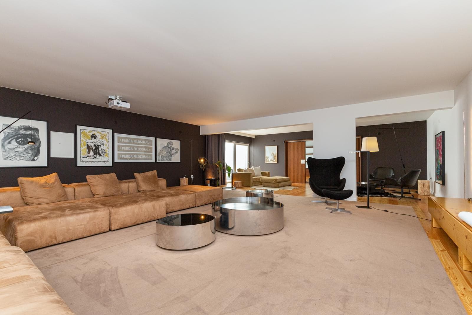 4 Bedroom House with swimming pool, Aroeira, Almada - Image 13