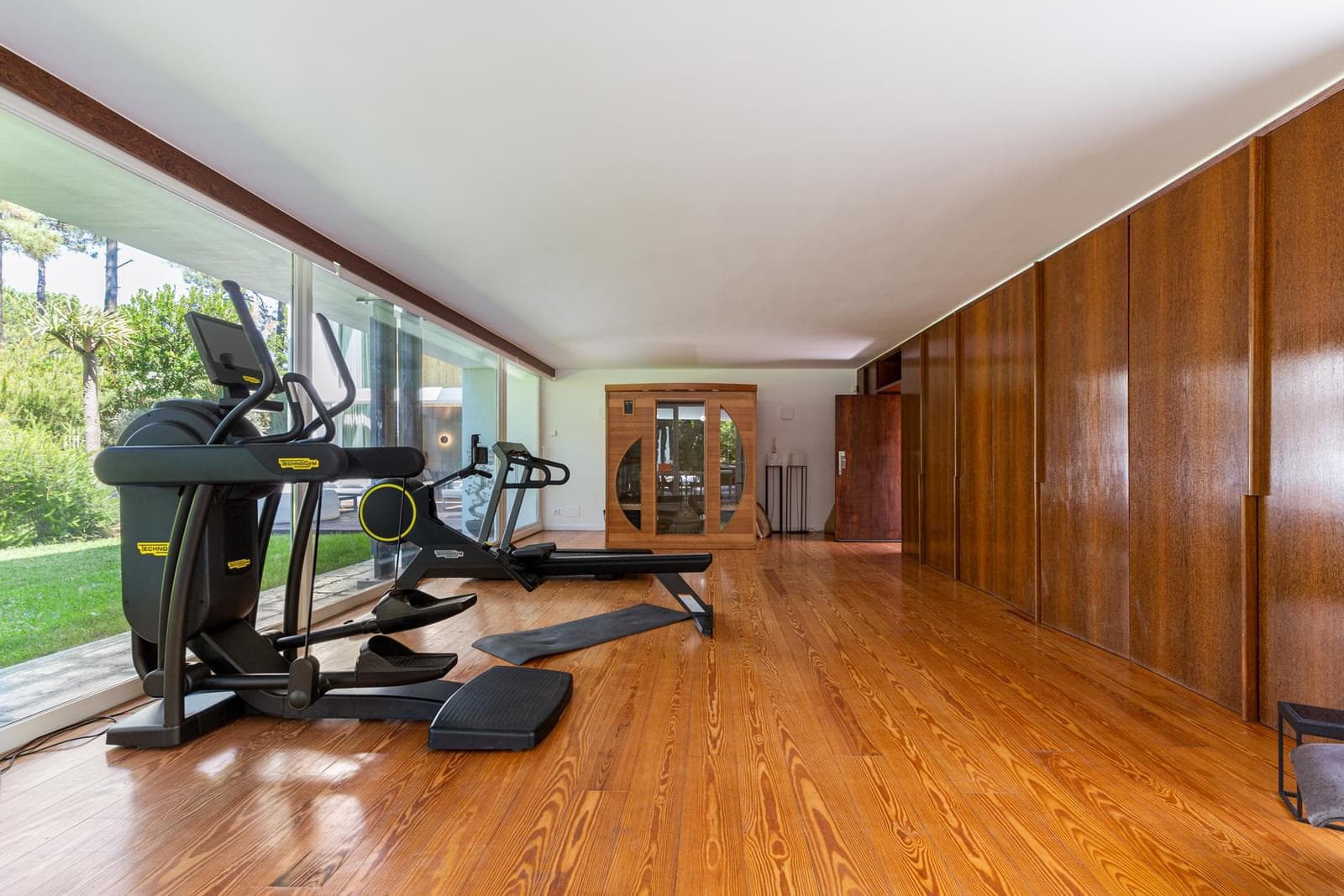 4 Bedroom House with swimming pool, Aroeira, Almada - Image 45