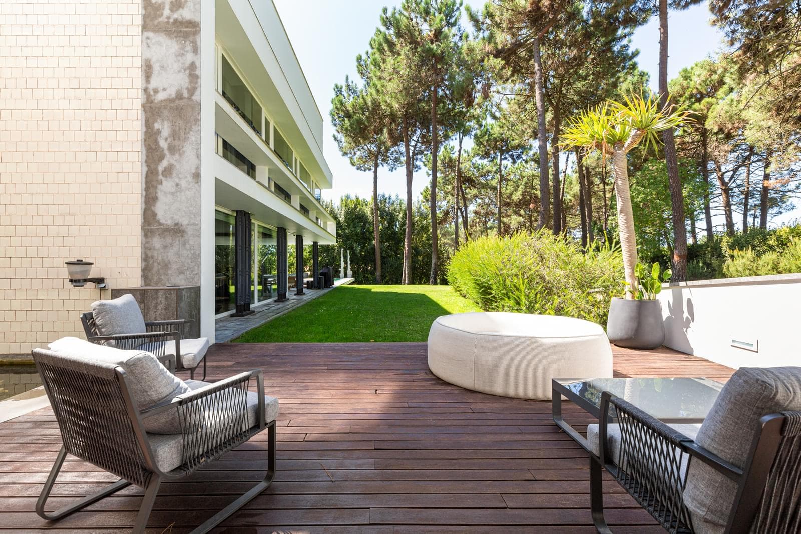 4 Bedroom House with swimming pool, Aroeira, Almada - Image 48