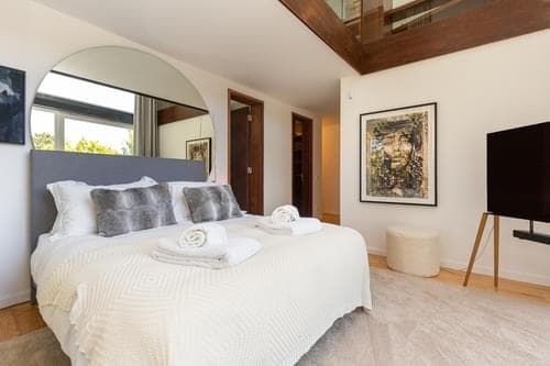 PF30609 - Moradia T4 com piscina, Aroeira, Almada - Imagem 35
