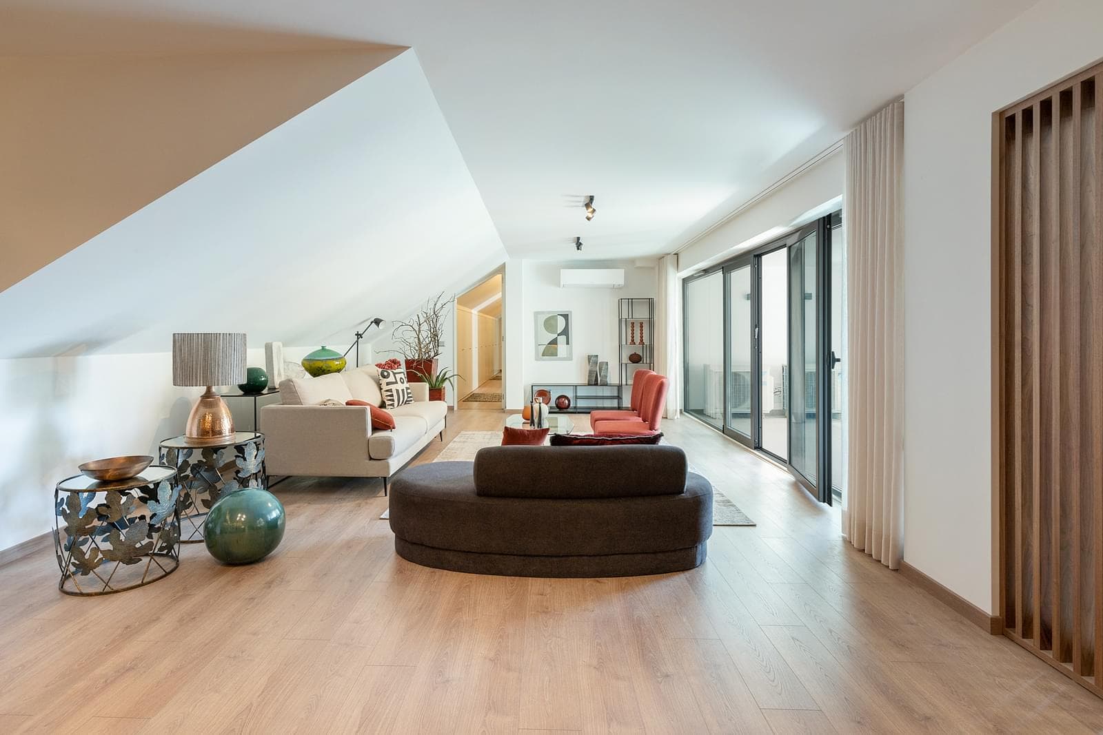 4 Bedroom Apartment with parking, Alcântara, Lisboa - Image 3