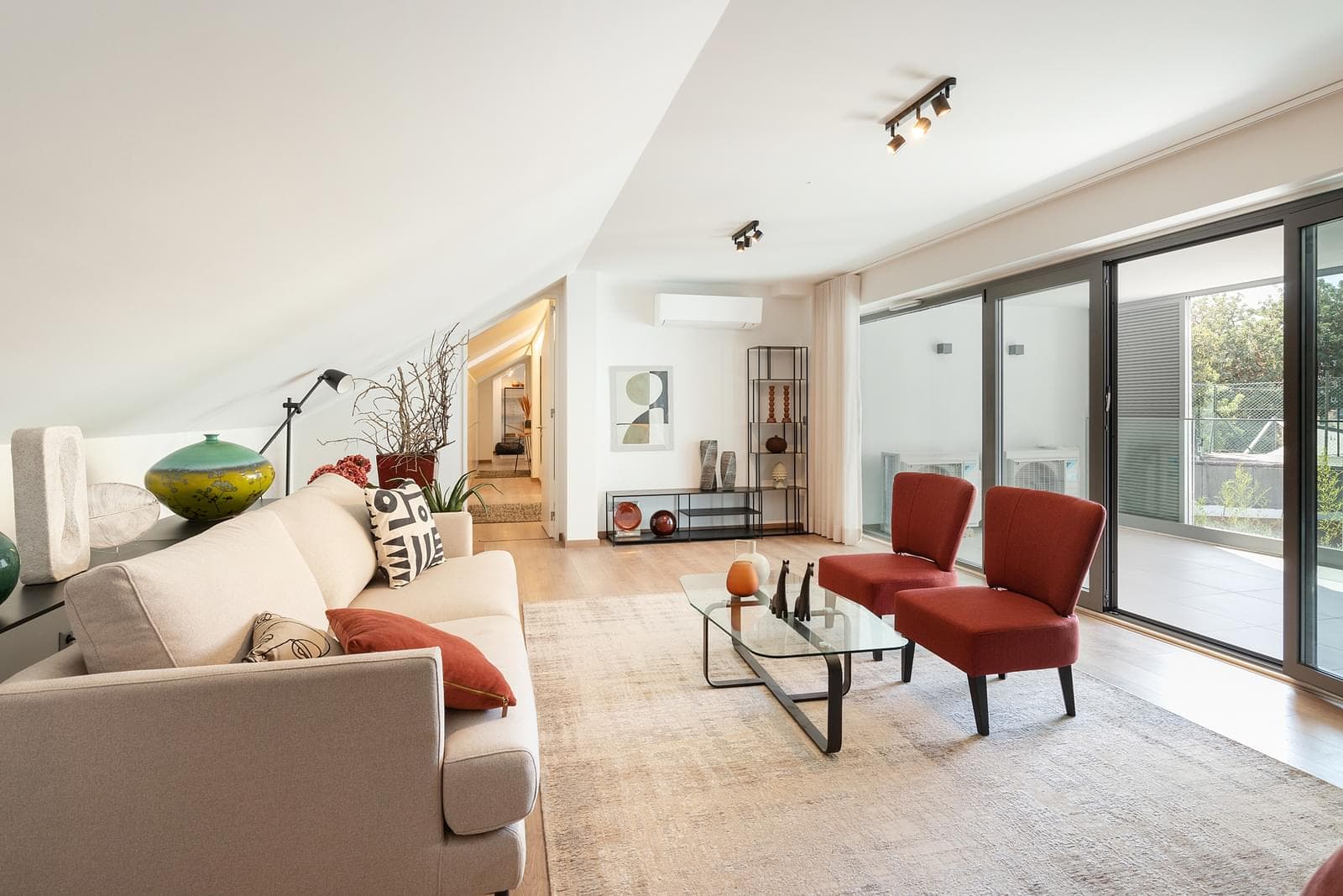 4 Bedroom Apartment with parking, Alcântara, Lisboa - Image 1