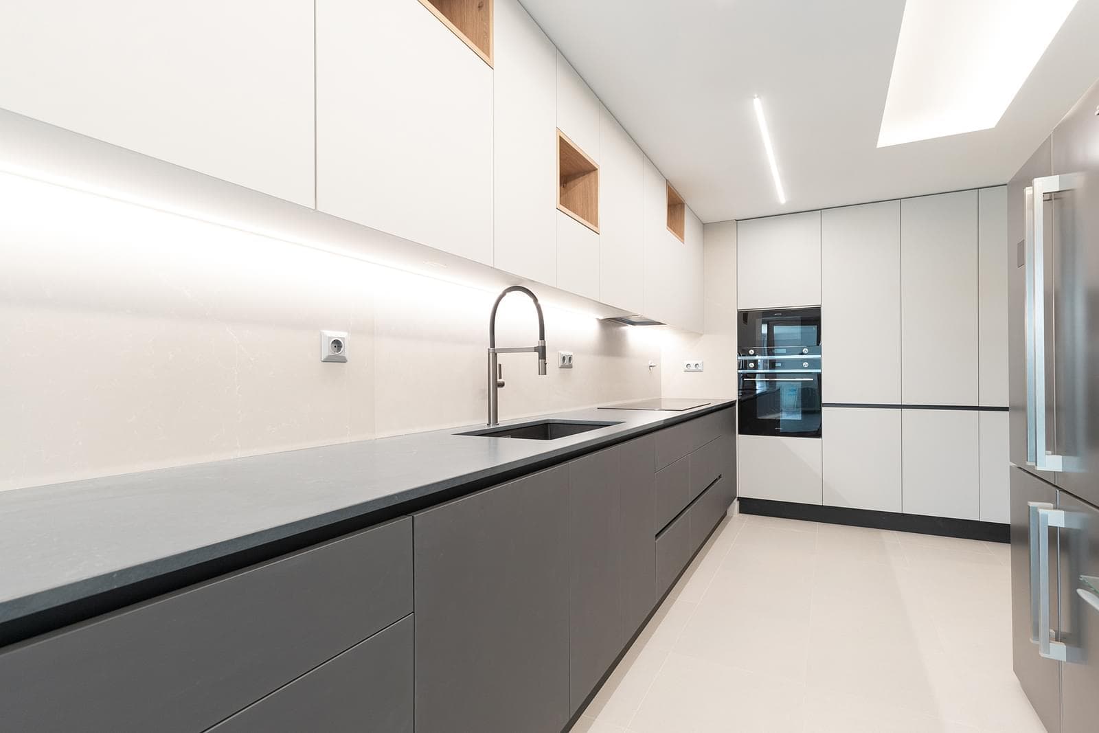 4 Bedroom Apartment with parking, Alcântara, Lisboa - Image 13