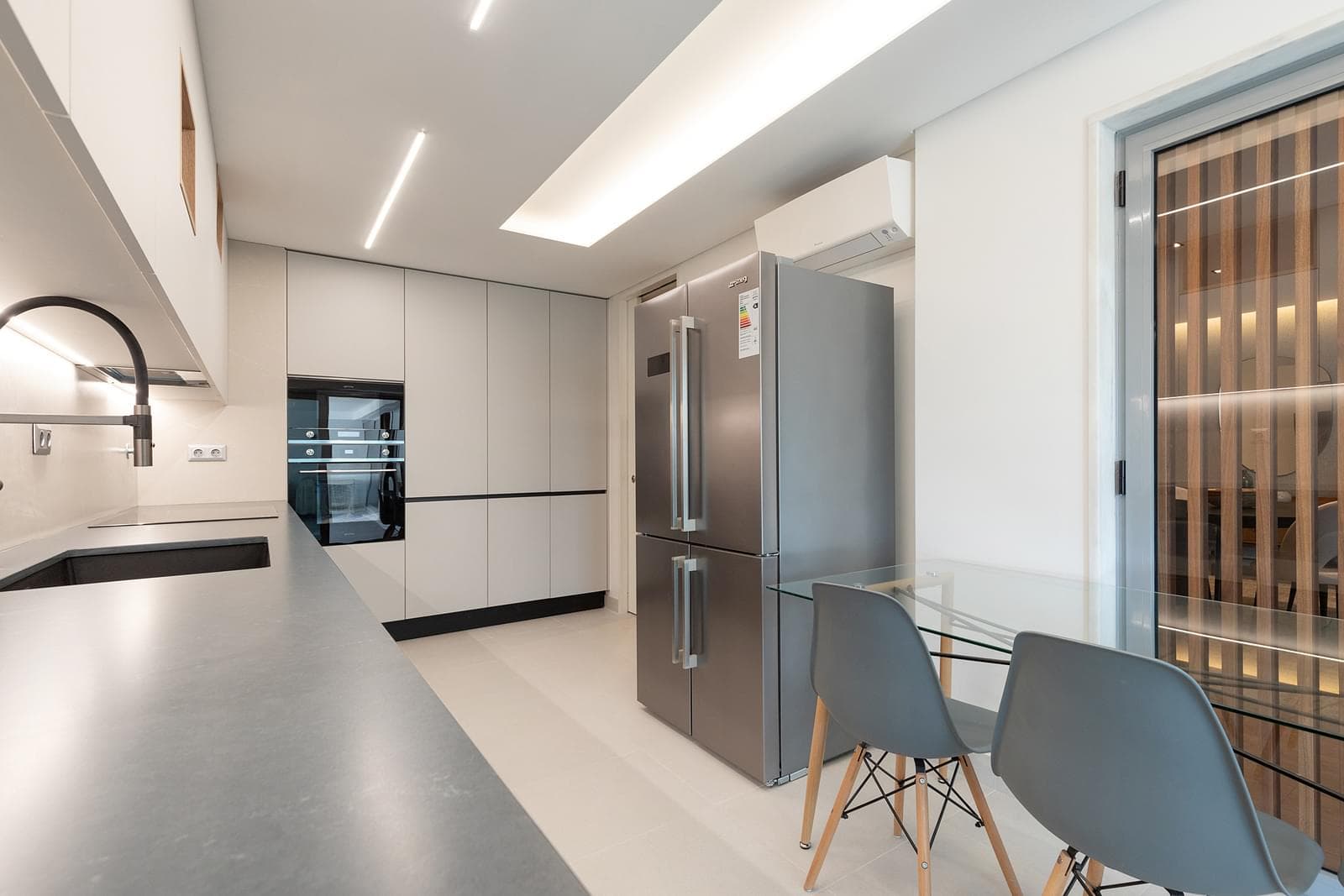 4 Bedroom Apartment with parking, Alcântara, Lisboa - Image 15