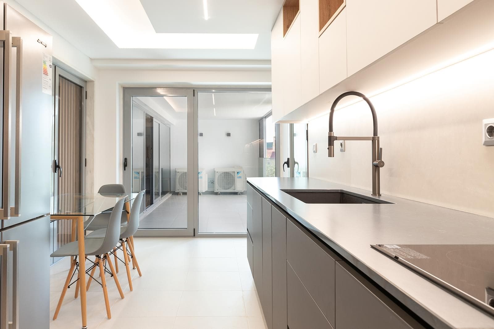 4 Bedroom Apartment with parking, Alcântara, Lisboa - Image 12