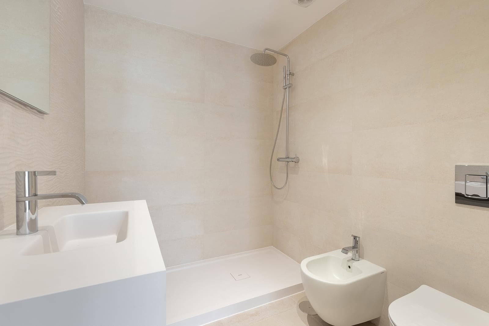 4 Bedroom Apartment with parking, Alcântara, Lisboa - Image 25