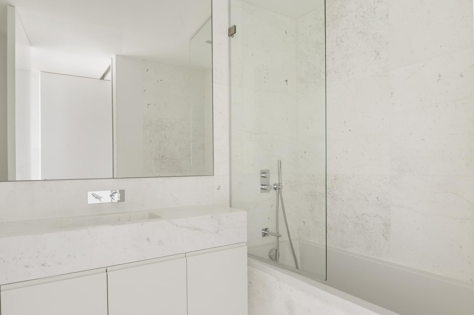 4 Bedroom Duplex with swimming pool, Gandarinha, Cascais - Image 10