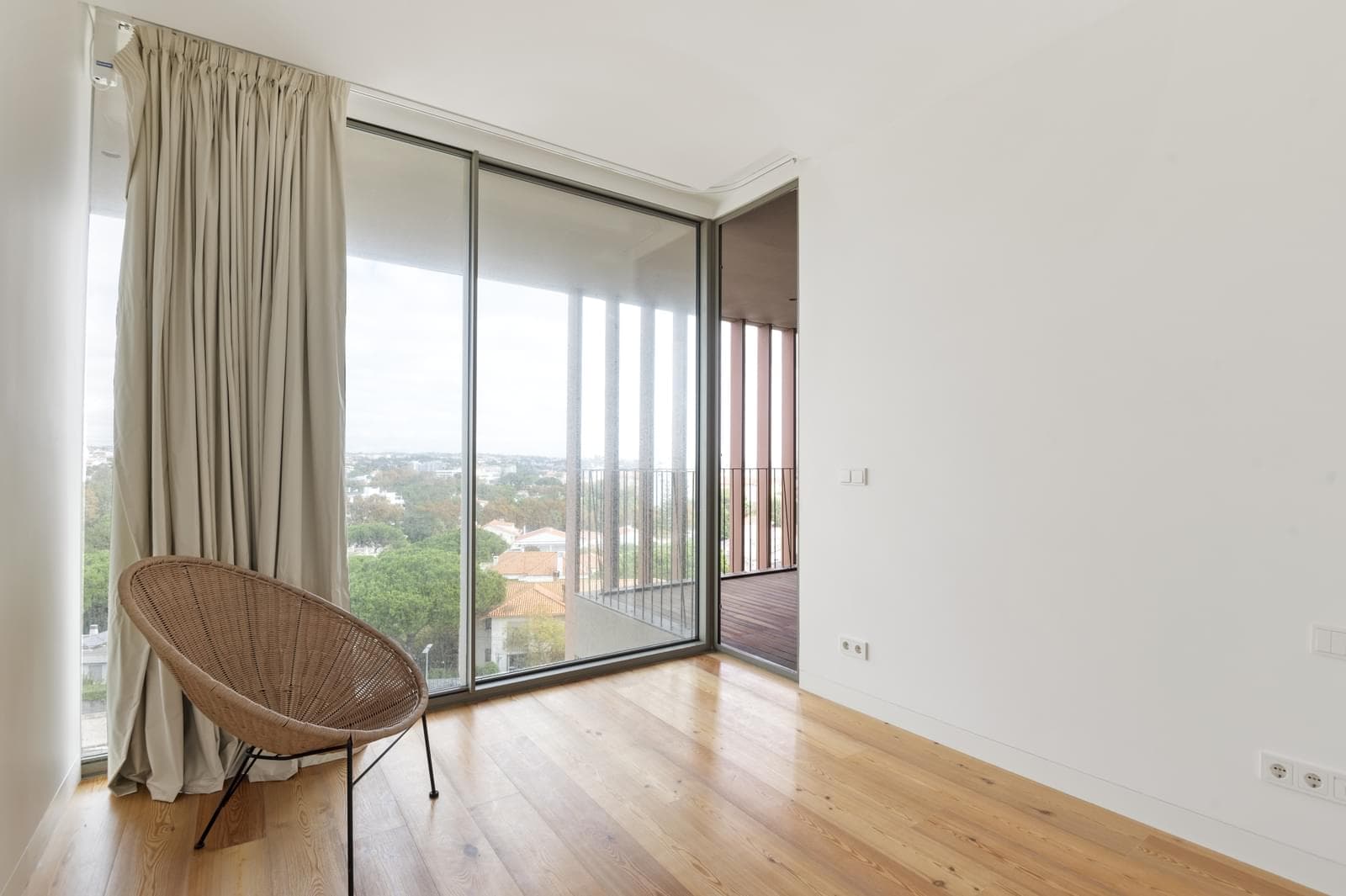 4 Bedroom Duplex with swimming pool, Gandarinha, Cascais - Image 19