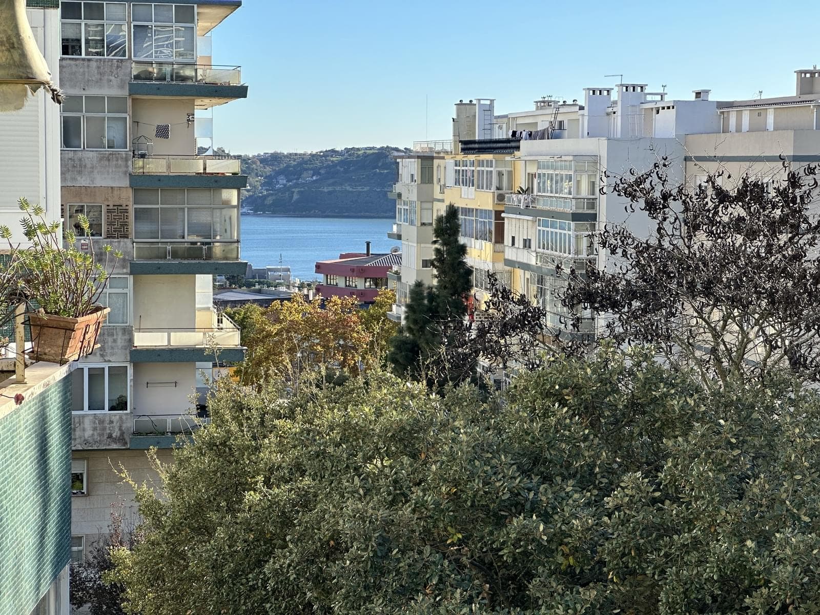 Apartamento T3 com varanda, Restelo, Lisboa - Imagem 13