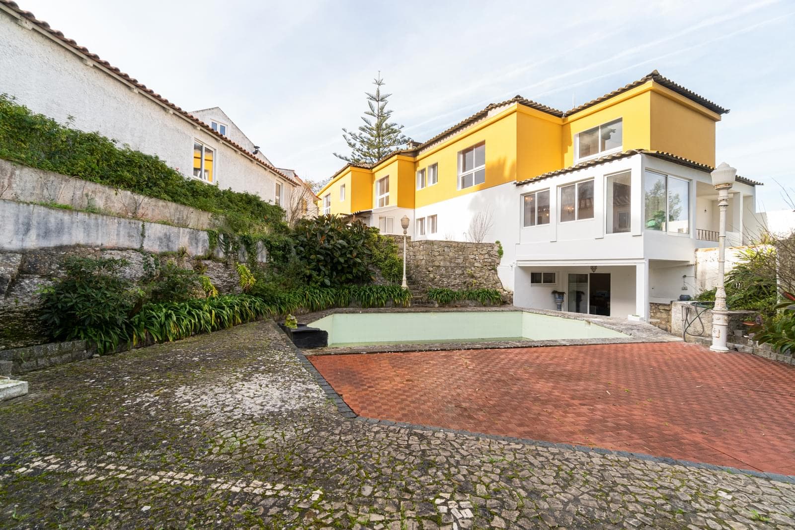 6 Bedroom House with swimming pool, Alto da Barra, Oeiras - Image 2
