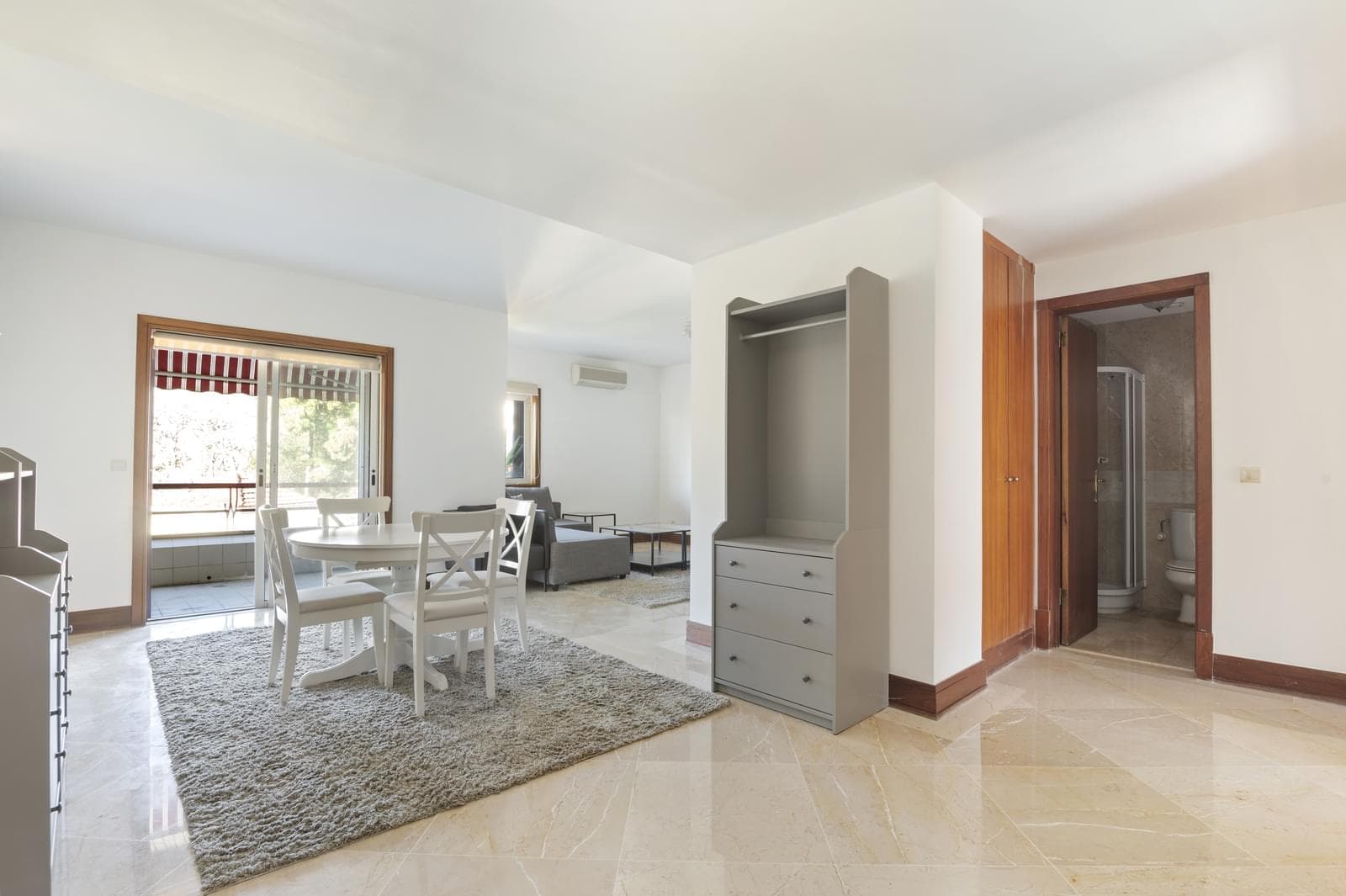 2 Bedroom Apartment with garden, Estoril, Cascais - Image 4