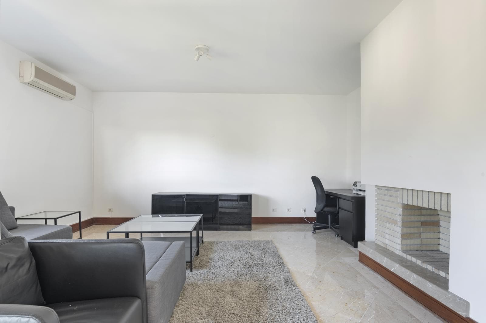 2 Bedroom Apartment with garden, Estoril, Cascais - Image 8