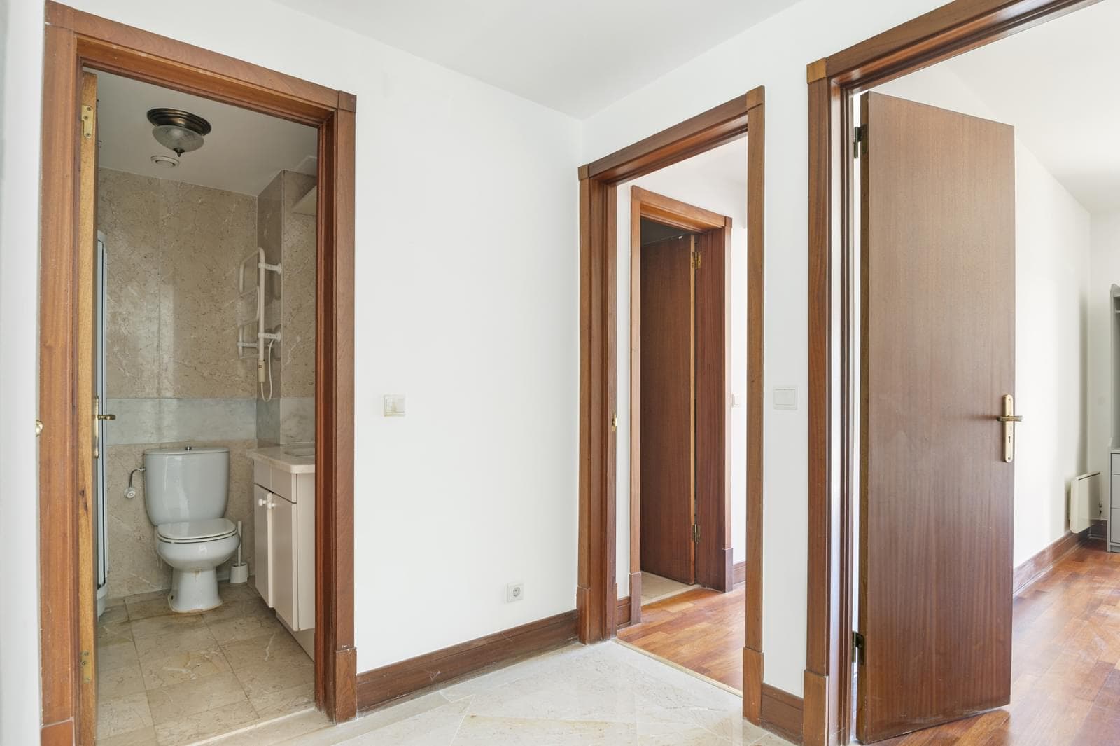 2 Bedroom Apartment with garden, Estoril, Cascais - Image 11