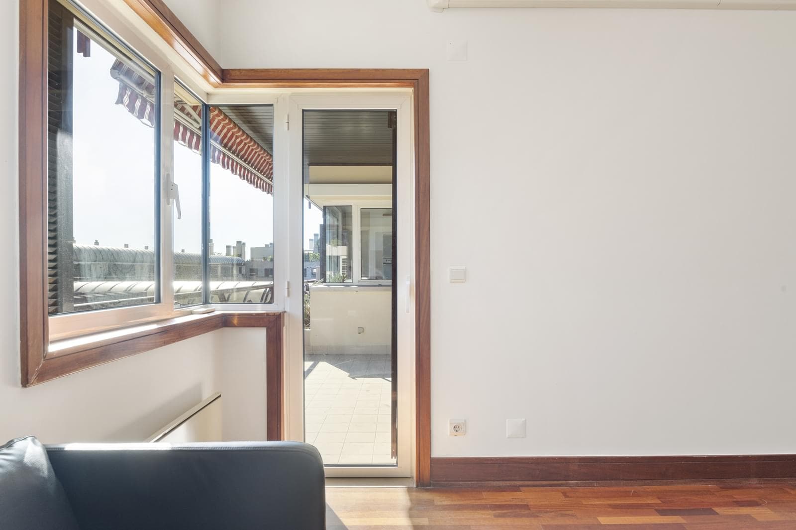 2 Bedroom Apartment with garden, Estoril, Cascais - Image 20
