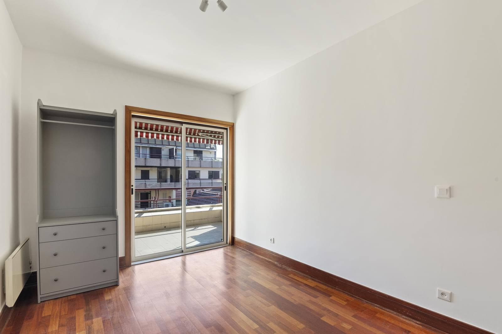 2 Bedroom Apartment with garden, Estoril, Cascais - Image 13