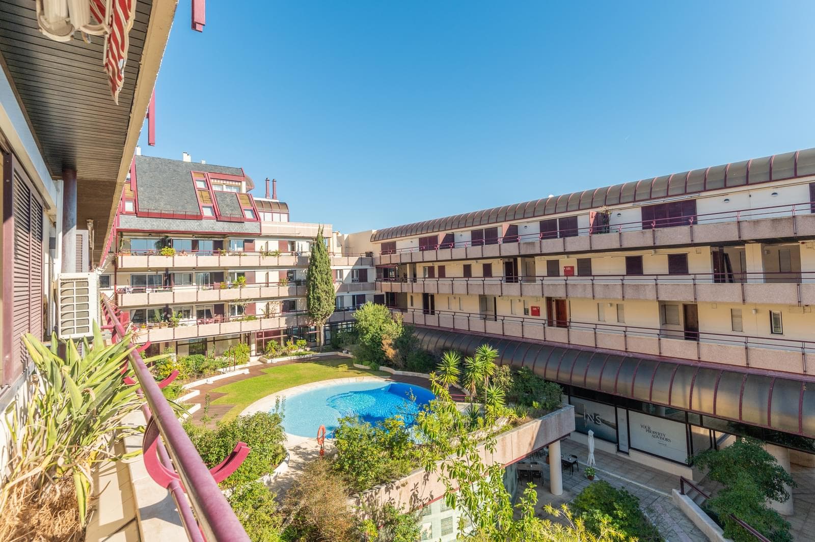 2 Bedroom Apartment with garden, Estoril, Cascais - Image 26