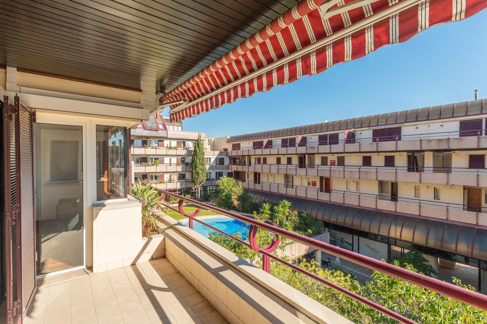 2 Bedroom Apartment with garden, Estoril, Cascais - Image 29