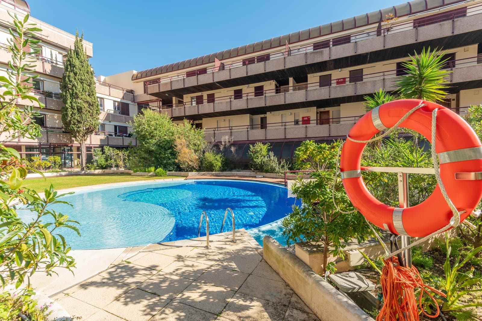2 Bedroom Apartment with garden, Estoril, Cascais - Image 35