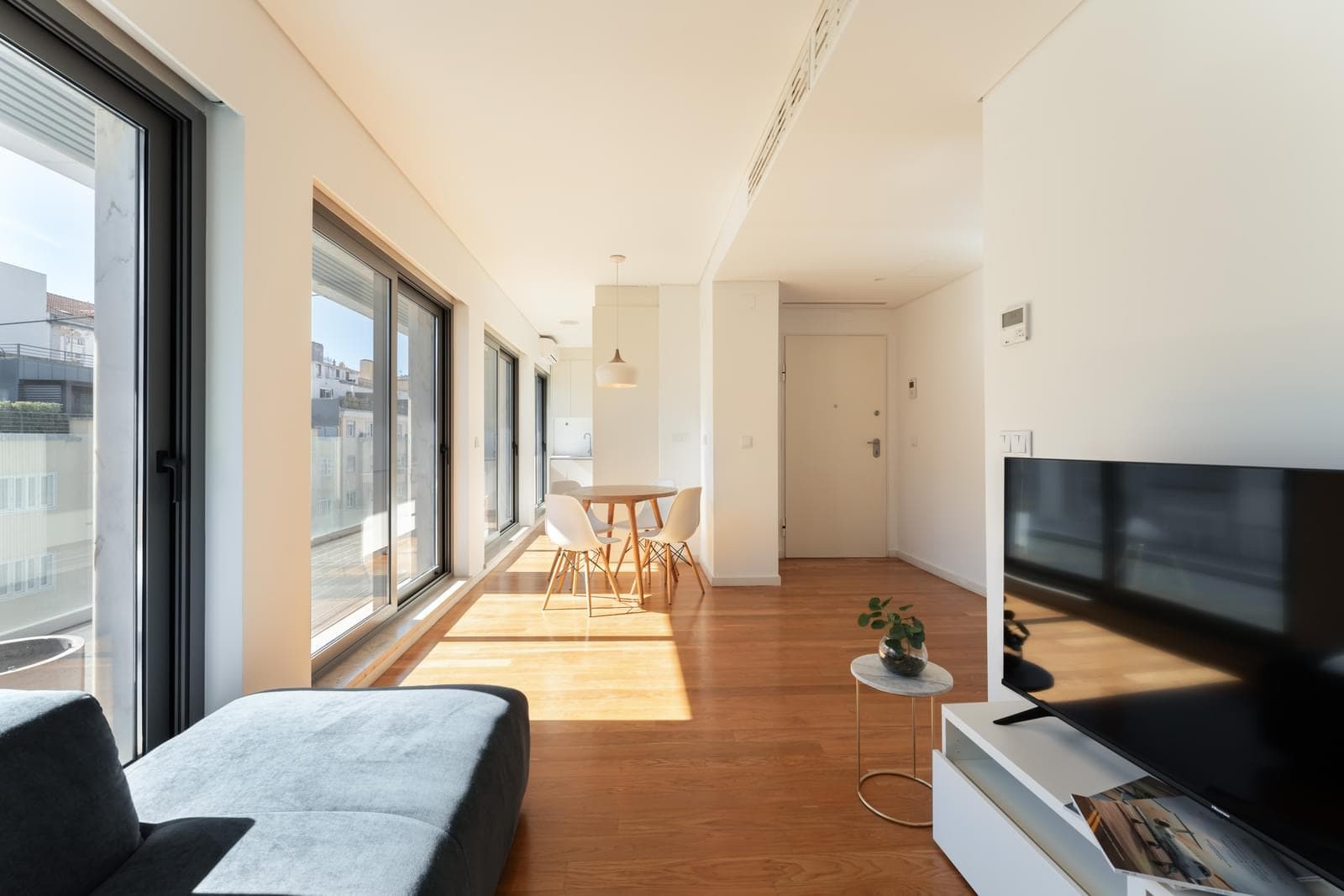 2 Bedroom Apartment with a view, Avenida da Liberdade, Lisboa - Image 2