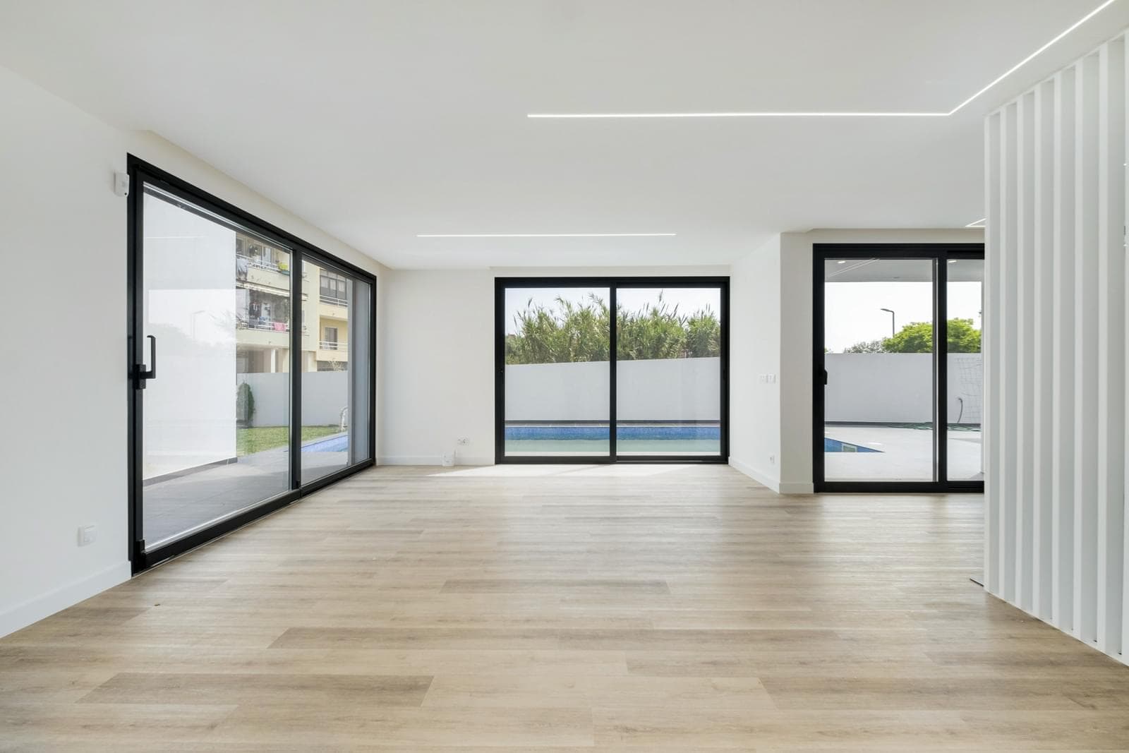 Moradia Geminada T3 + 1 com piscina, São Miguel das Encostas (Carcavelos), Cascais - Imagem 3