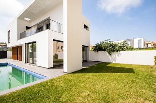 PF32811 - Moradia Geminada T3 + 1 com piscina, São Miguel das Encostas (Carcavelos), Cascais - Imagem 1