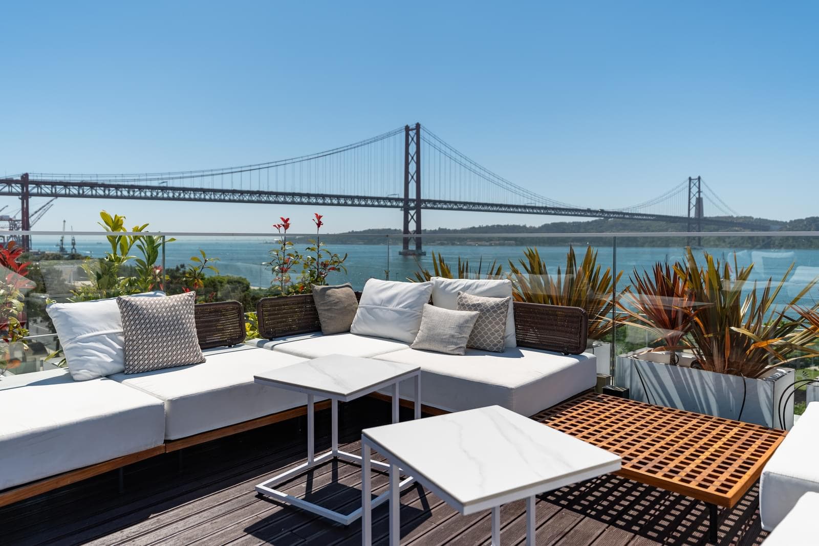 2 Bedroom Apartment with balcony, Junqueira, Lisboa - Image 24