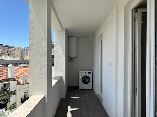 PF34047 - Appartement 4 pièces avec vue, Santo António, Lisboa - Image 24