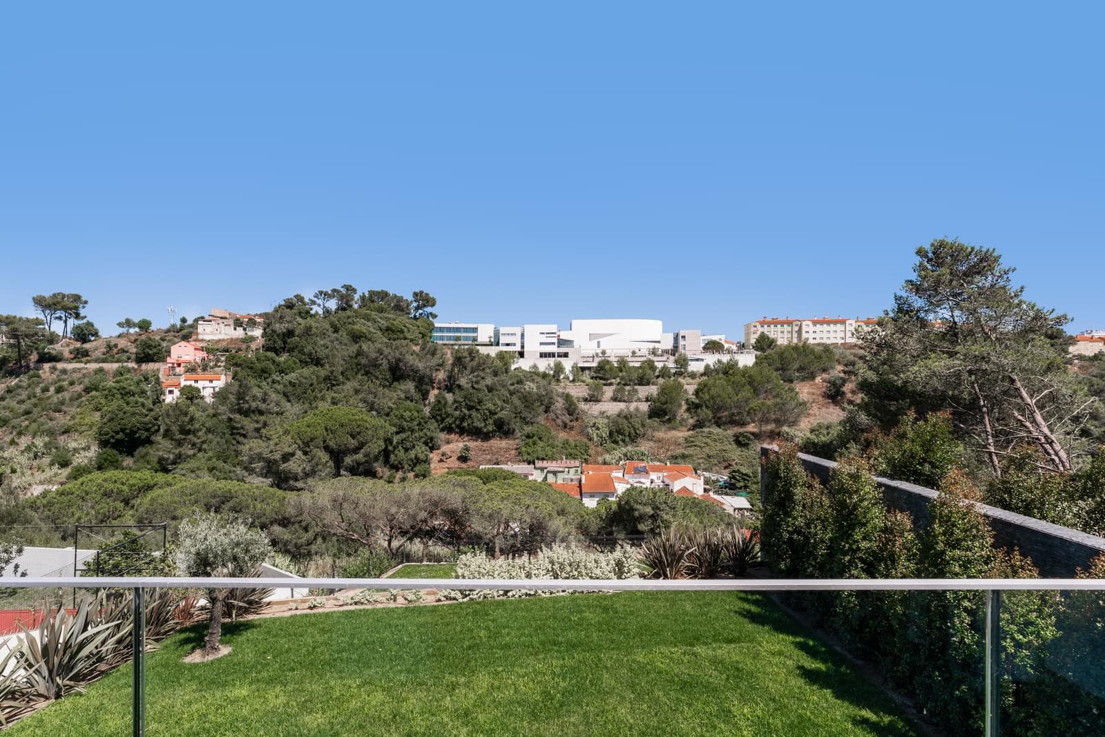 3 Bedroom House with swimming pool, Estoril, Cascais - Image 36