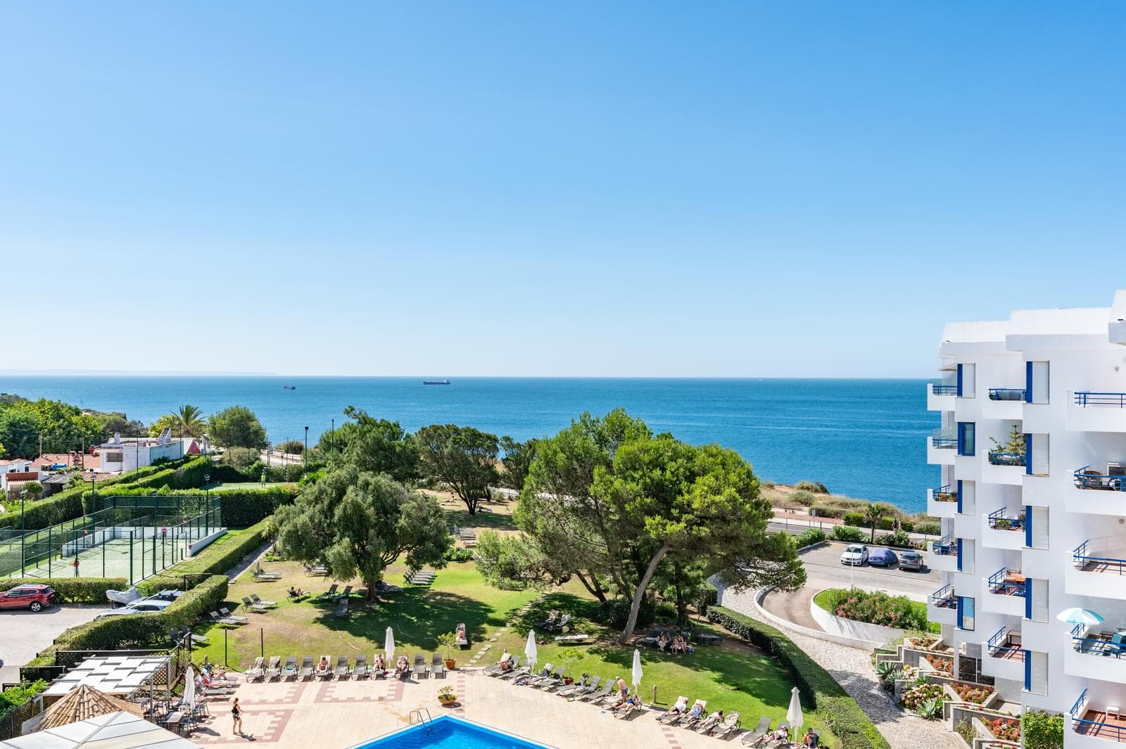 Apartamento T2 com vista, Cascais - Imagem 1