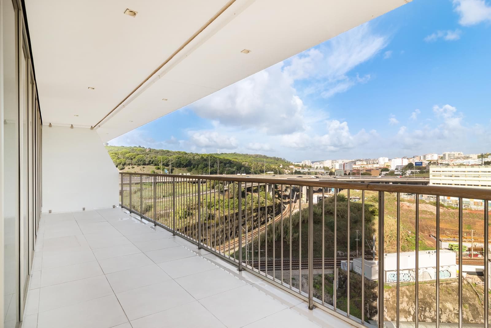 Apartamento T1 com piscina, Campolide, Lisboa - Imagem 1