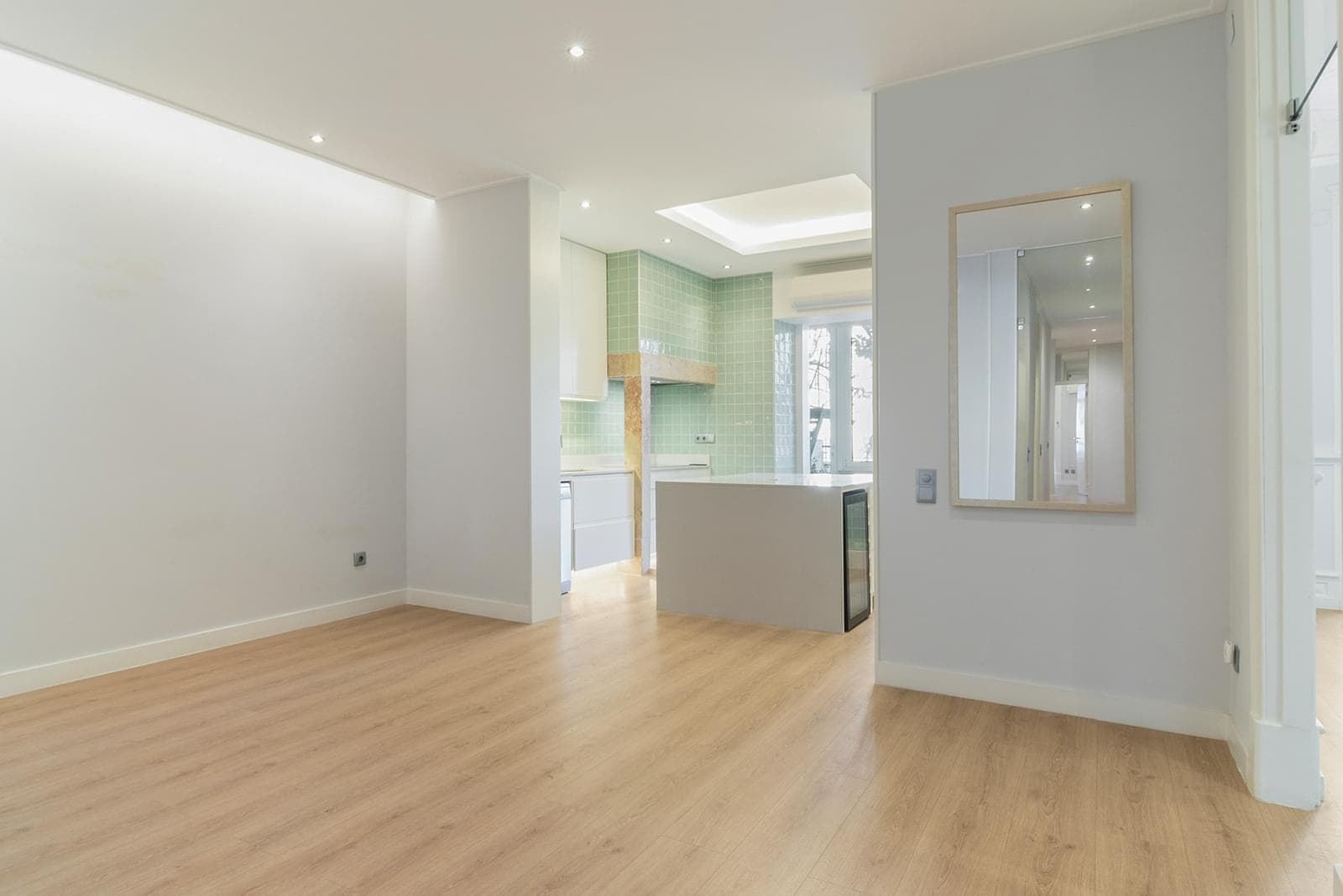 Apartamento T4 com varanda, Avenidas Novas, Lisboa - Imagem 4