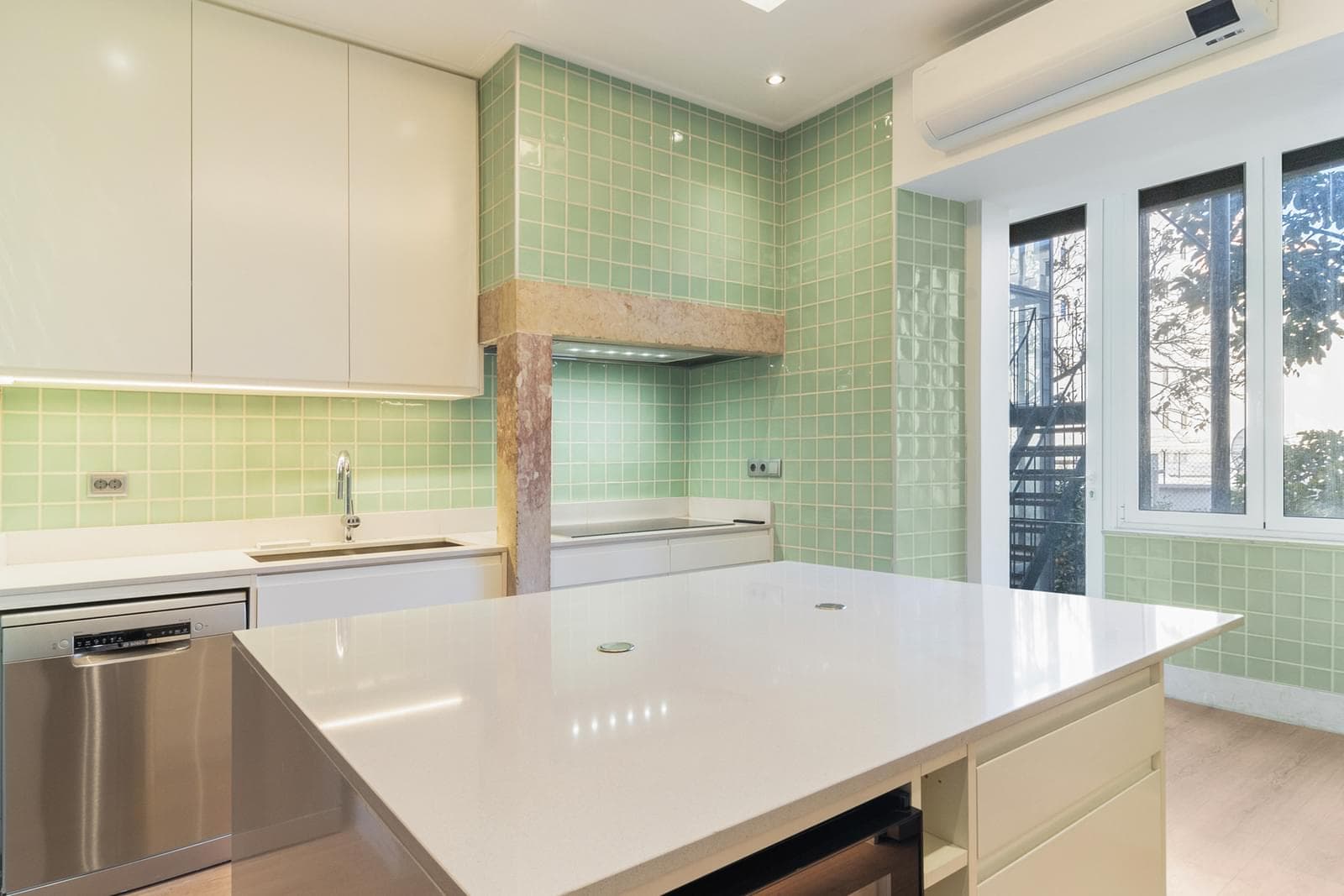 Apartamento T4 com varanda, Avenidas Novas, Lisboa - Imagem 8