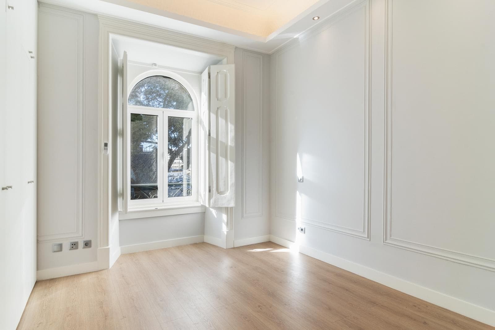 Apartamento T4 com varanda, Avenidas Novas, Lisboa - Imagem 3