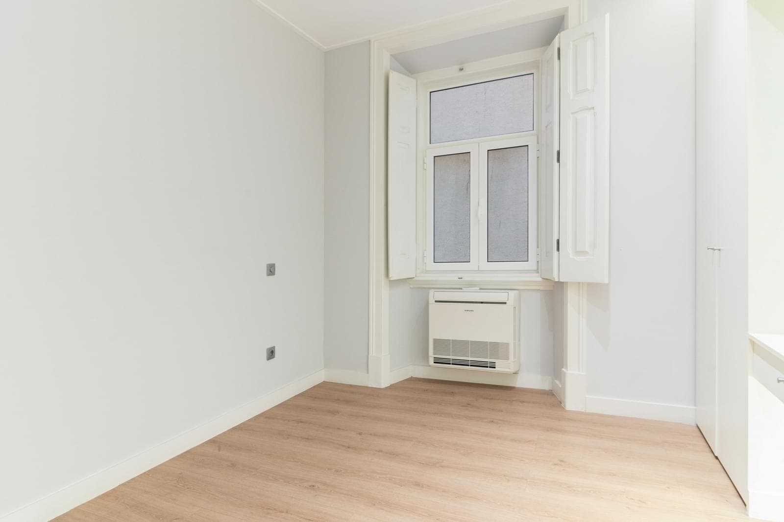 Apartamento T4 com varanda, Avenidas Novas, Lisboa - Imagem 14