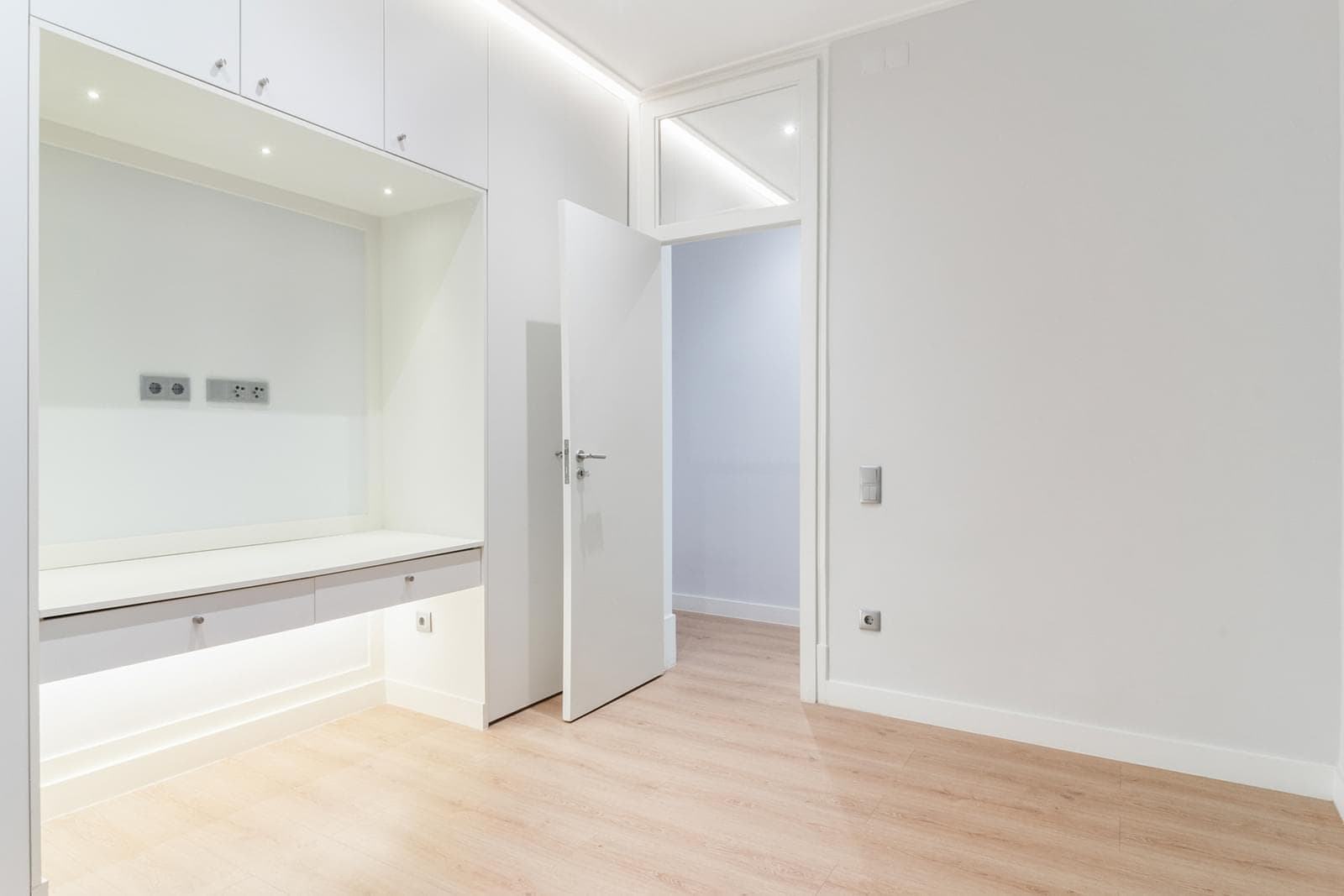 Apartamento T4 com varanda, Avenidas Novas, Lisboa - Imagem 15