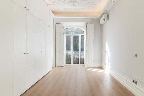 PF35602 - Appartement 5 pièces avec balcon, Avenidas Novas, Lisboa - Image 1