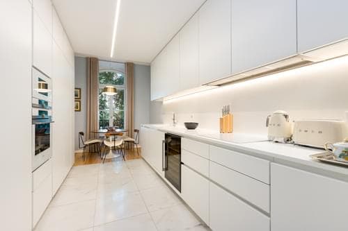 PF36042 - Appartement 4 pièces avec vue, Avenida da Liberdade, Lisboa - Image 12