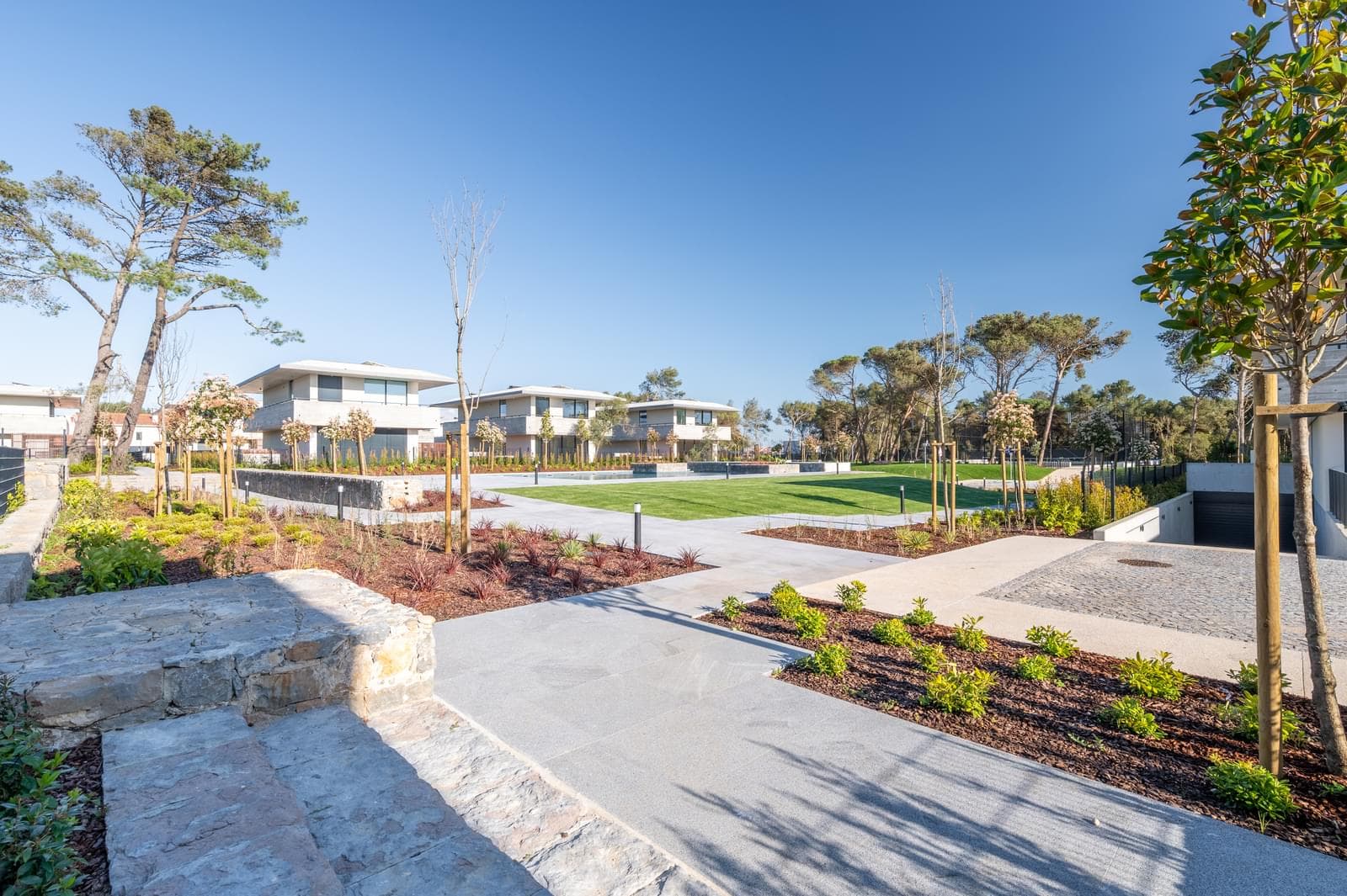 4 Bedroom Apartment with garden, Areia, Cascais - Image 38