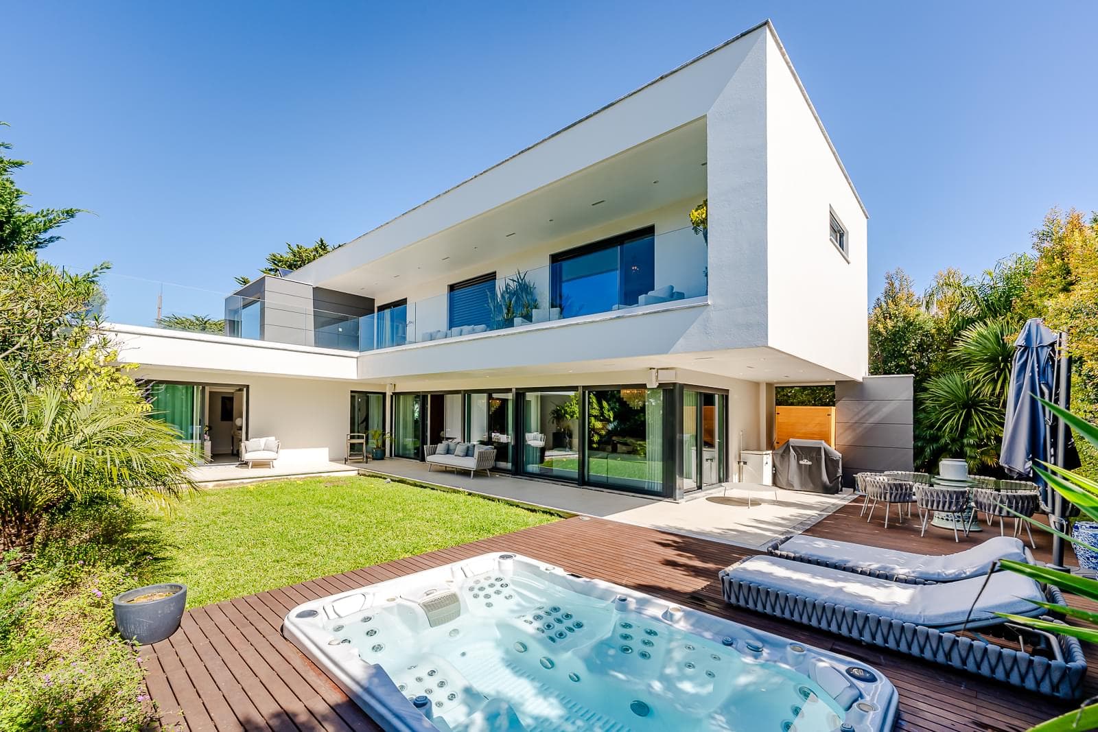 4 Bedroom Detached house with garden, Birre, Cascais - Image 2
